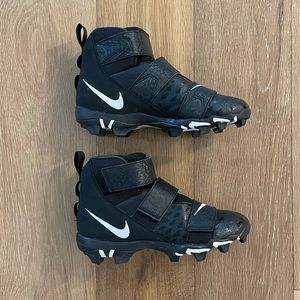 NIKE Youth Football Cleats